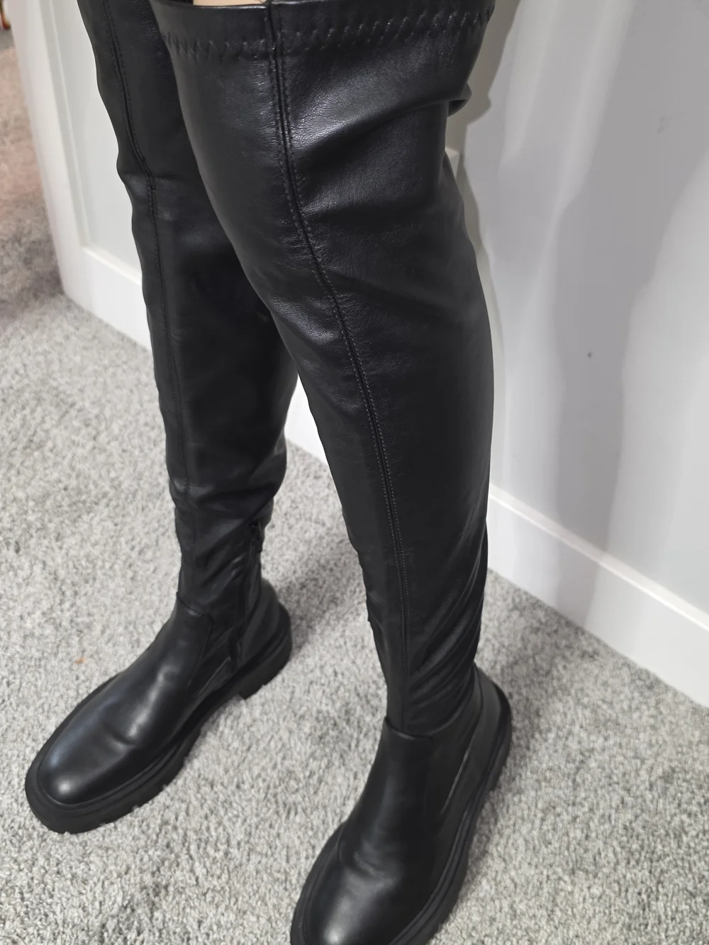 Zara sleek over